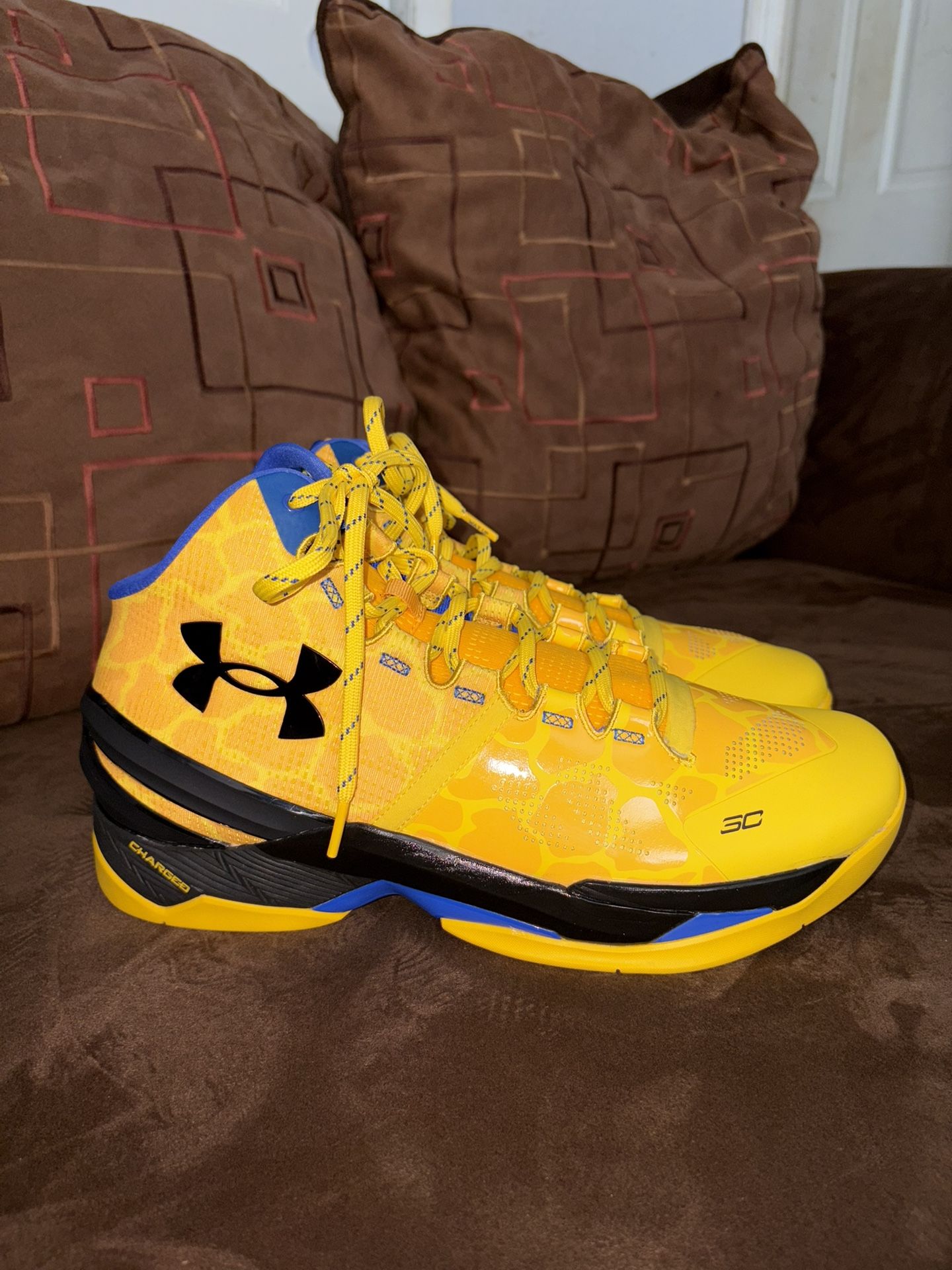 (NO BOX) Under Armour Curry 2 Retro "Double Bang" basketball shoes in a yellow, blue, and black colorway