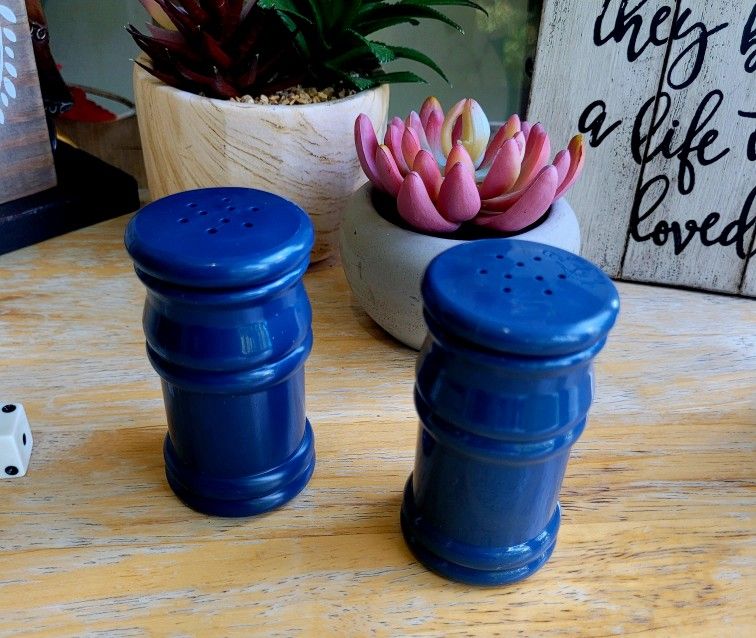 Mainstay Salt and Pepper Shakers Set 