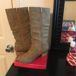 Girls boots