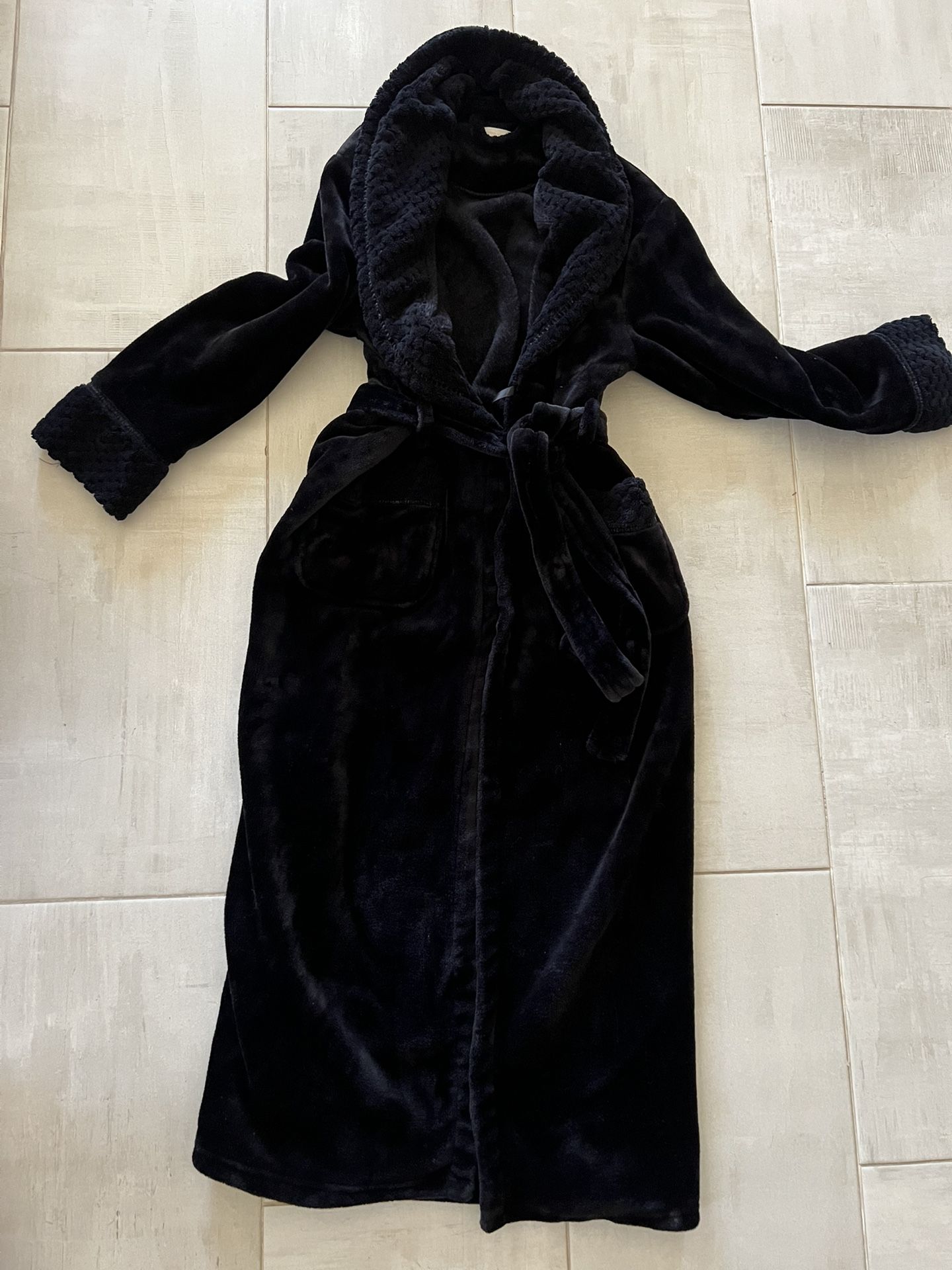 Women's Full Length Black Bathrobe Size Small