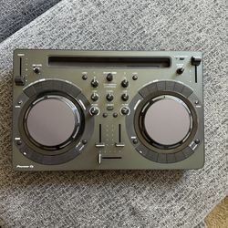 Pioneer DDJ-WeGO4 DJ Controller