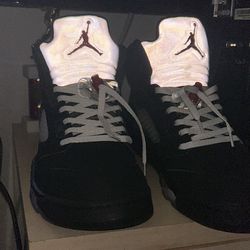 Looking for Jordan 5 black metallic 2025