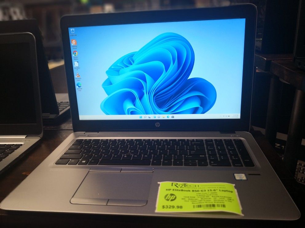 HP EliteBook 850 G3 15.6" Laptop
Intel Core i7-6600U
2.60GHz Dual Core
16GB RAM-512GB
SSD Backlit Keyboard
WiFi Webcam
Bluetooth