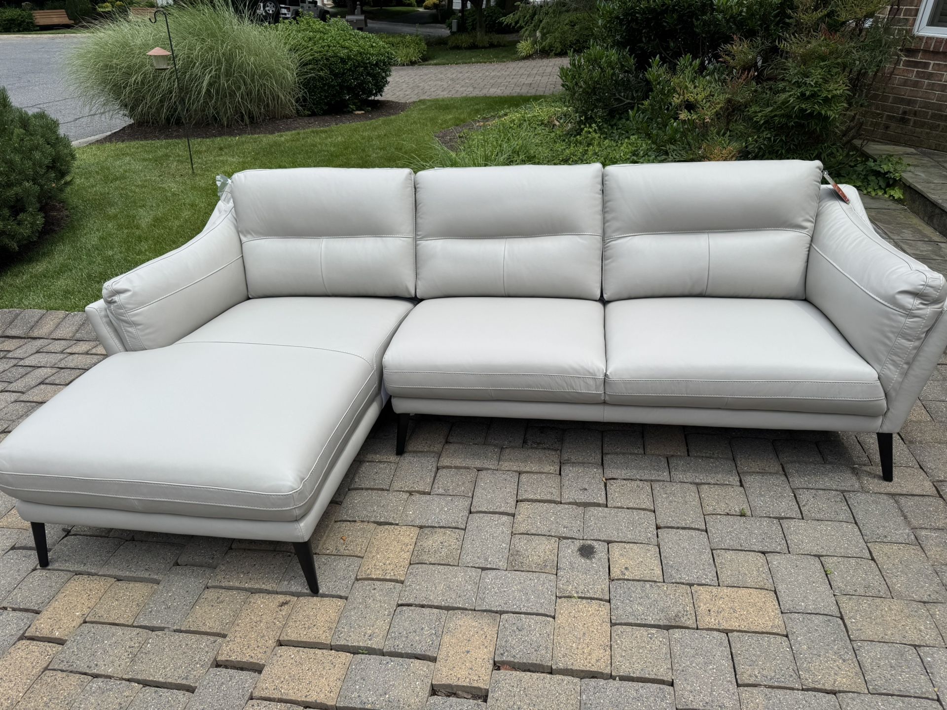 NEW/EX-Display LHF chaise with love seat Sectional - Leather