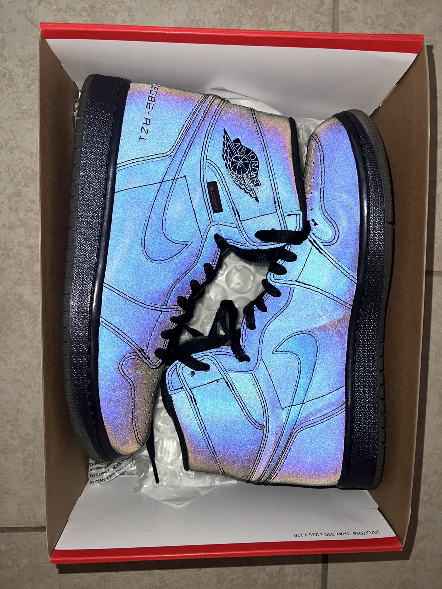 Air Jordan 1 Zoom Fearless Reflective Men’s size 9.5 Great condition, I bought these on eBay so that’s why I have the paper work and a sticker on the