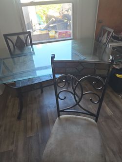 Dinning room table