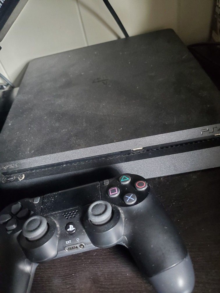 PS4 1TB model