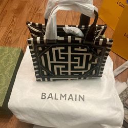  Balmain 