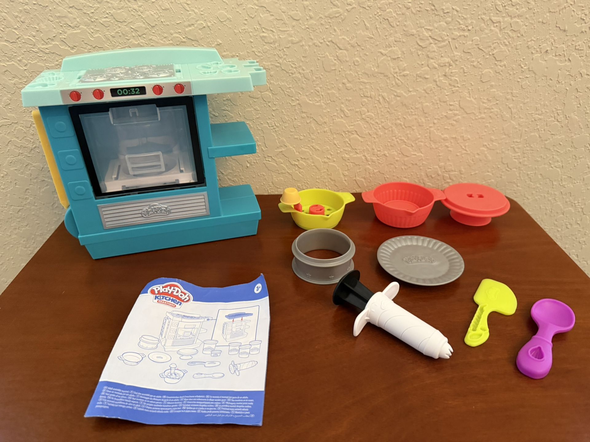 Play-Doh Kitchen Creations Rising Cake Oven Bakery Playset