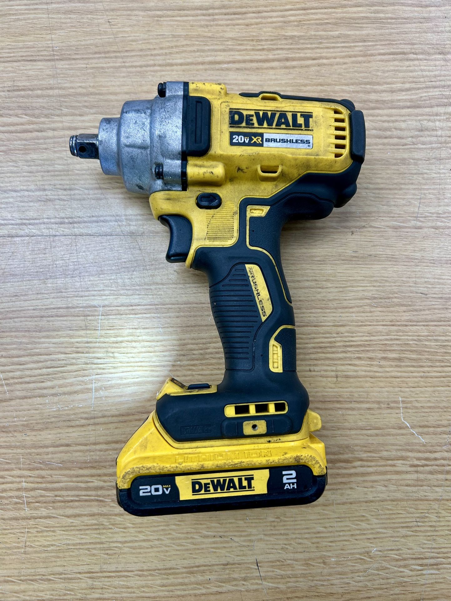 DeWalt DCF894H 20V XR Brushless 3-Speed 1/2" Impact Wrench + 2Ah Battery – Used