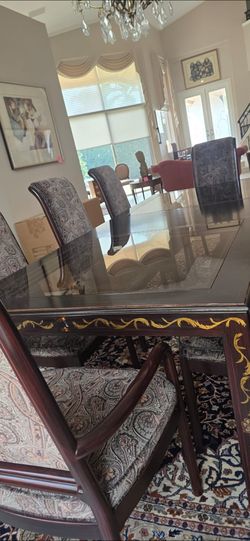 Dining table with 8 chairs - sophisticated