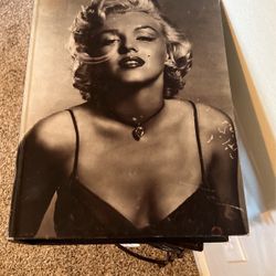 Este hermoso joyero lo estoy dando por $15