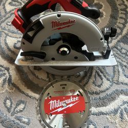 M18 18V Lithium-Ion Brushless Cordless 7-1/4 in. Circular Saw (Tool-Only)