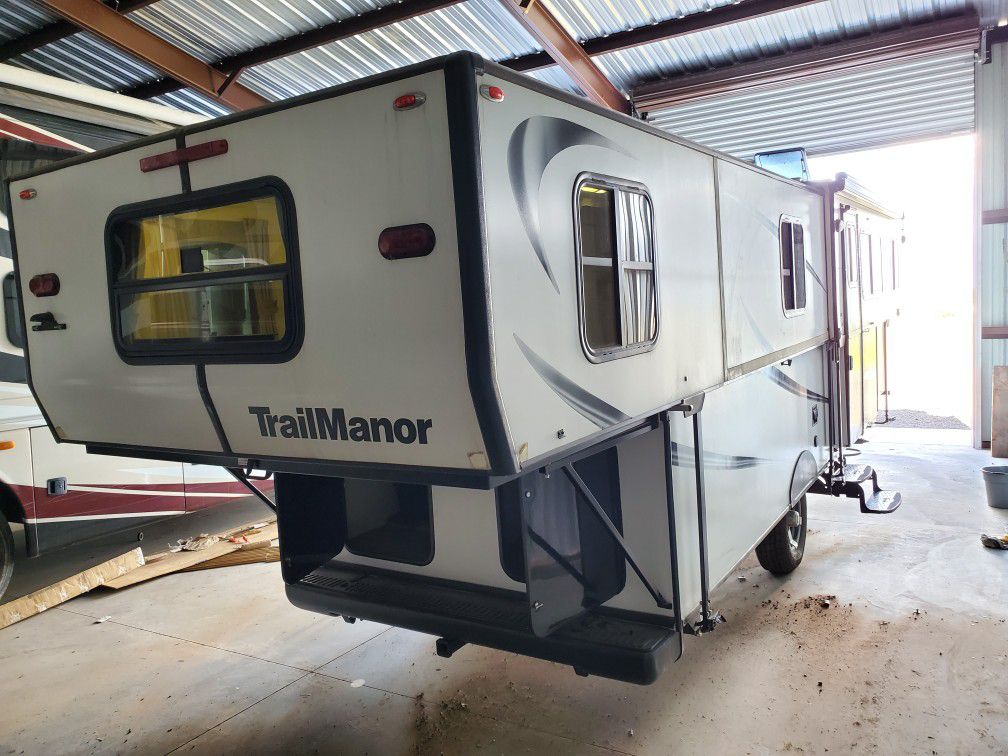 2020 TrailManor 24ft expandable camper trailer 3100lbs

