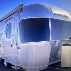 2019 AIRSTREAM FLYING CLOUD 19ft (cb)
