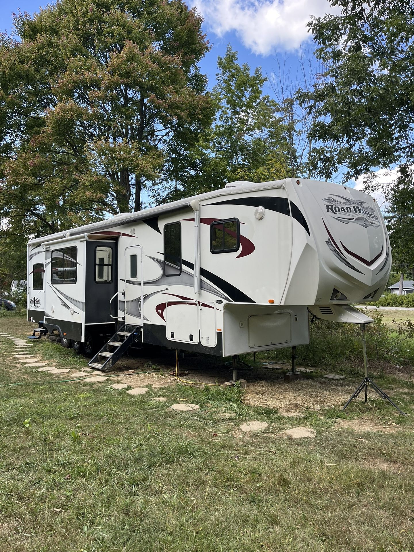 2012 Heartland Road Warrior Fifth Wheel Toyhauler/RV