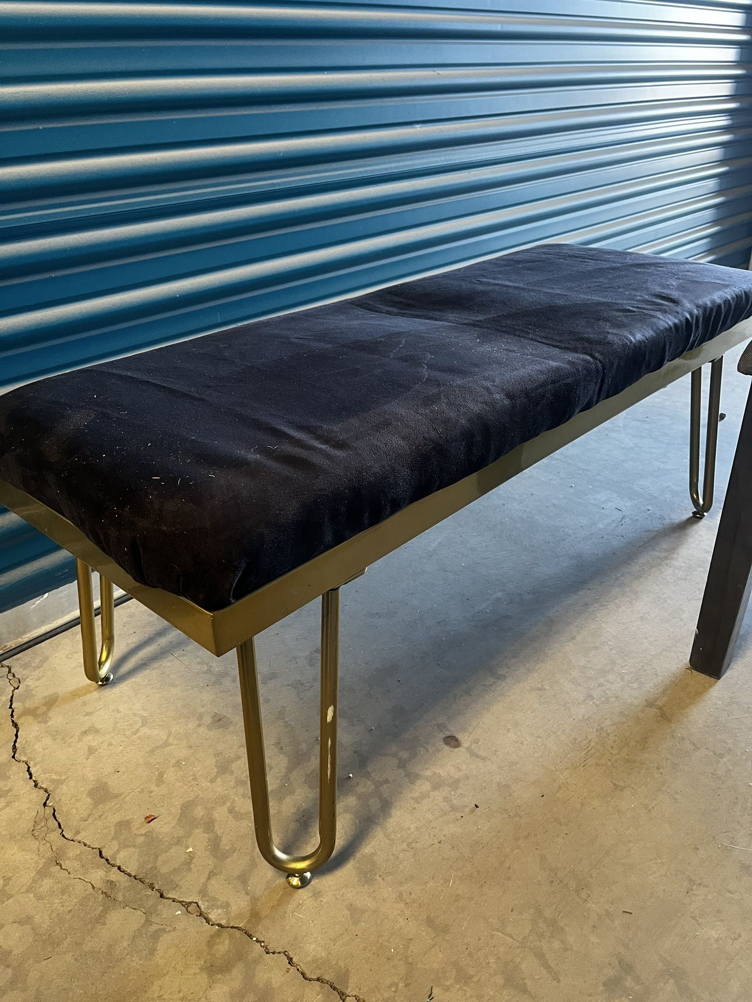 End Of Bed Sitting Table