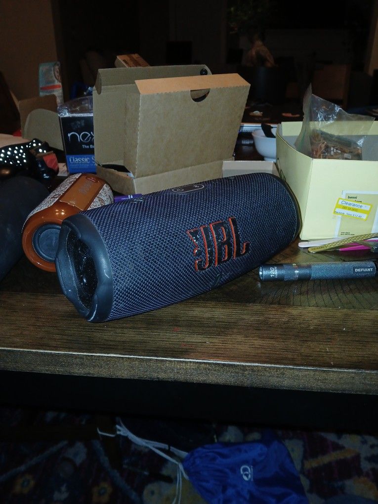 JBL Charge 5 Portable Speaker