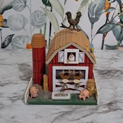 Vintage Schmid Wood Music Box Farm Barn With Animals "Old Macdonalds Farm" 1987
