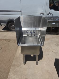 Sink, Equipment / Utility with splashguard