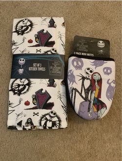 Nightmare Before Christmas Jack and Sally Set of 3 kitchen towels and 2 mini oven mitts