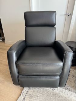 Power Reclining Chair (black leather)