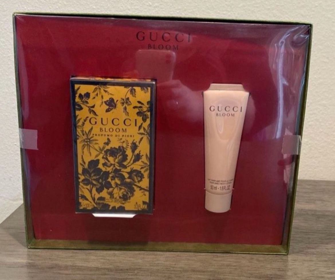 2-pc of Gucci Bloom Profumo di Fiori Eau De Parfum Gift Set