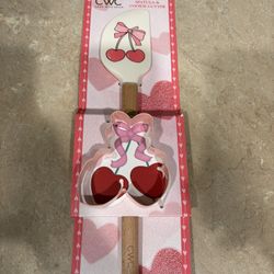 CWC Spatula And Cookie Cutter Set Cherry Design NWT Holiday Baking