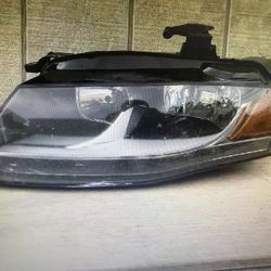 2010 Audi A4 Left side headlight halogen 