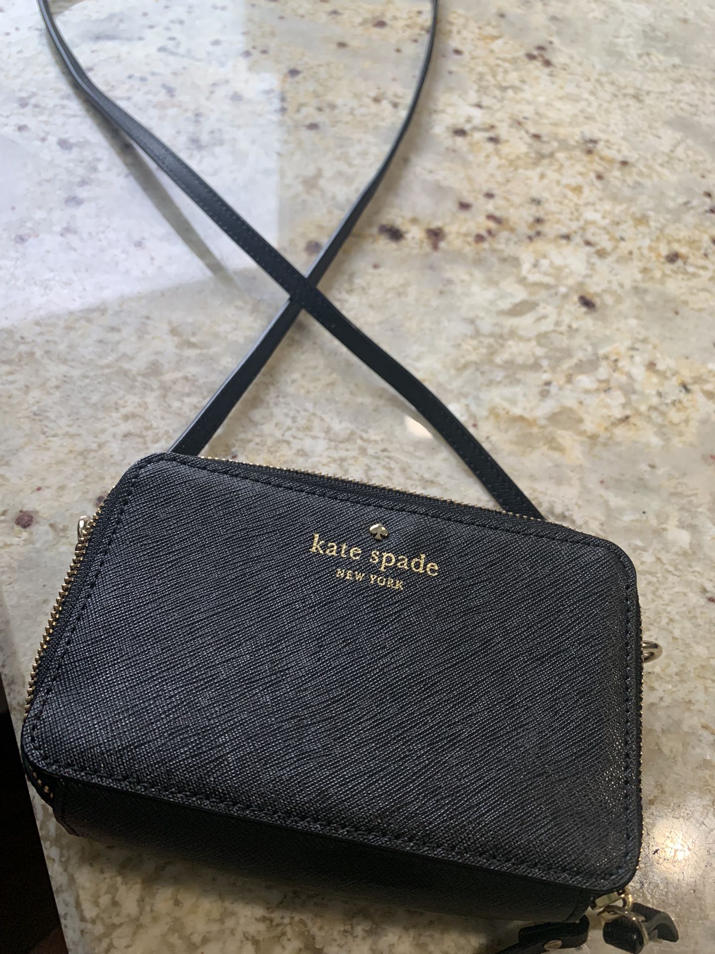 Kate Spade Sienna Crossbody Bag for Sale in Mount Prospect, IL - OfferUp