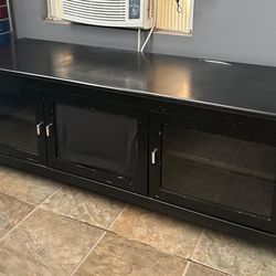 Free TV stand