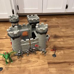 Castle set Lakeshore