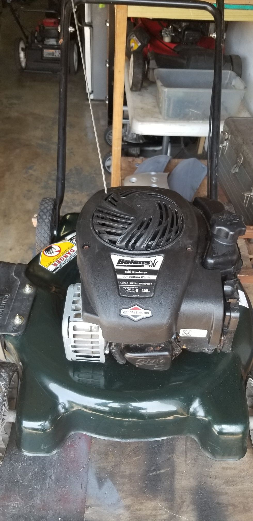 Lawn machine very good condition