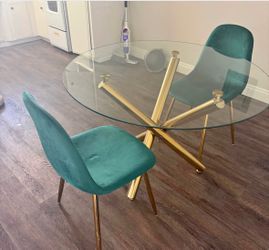 Glass table with 2 chairs