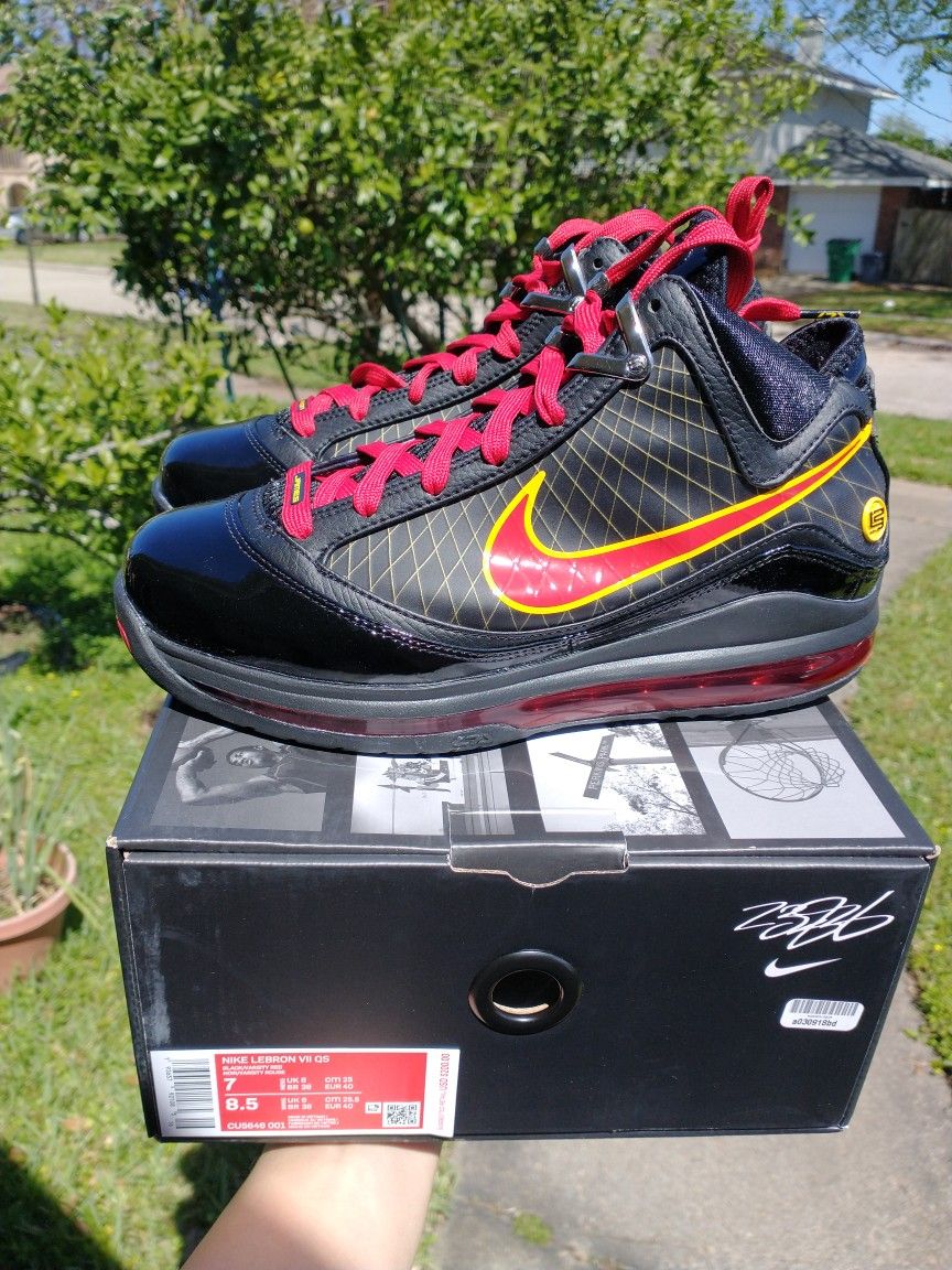 New Nike Lebron Fairfax Men Size
