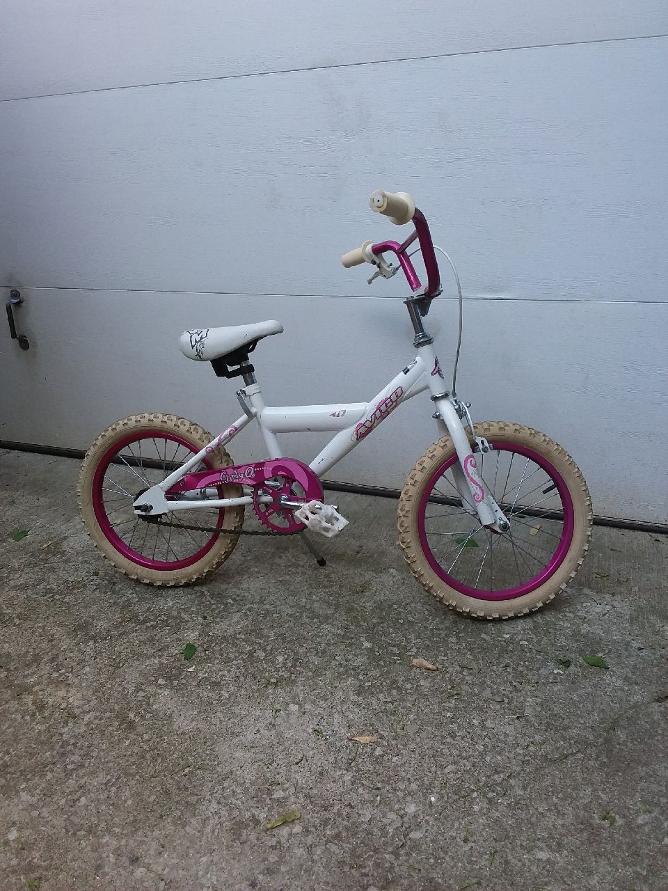 Girl's bike size 16.