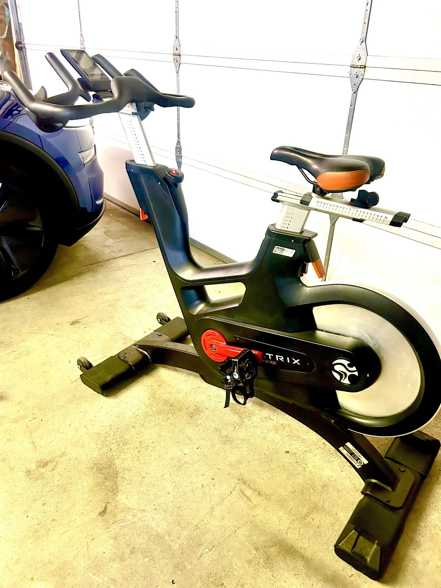 Matrix IC7 Gym Quality Spin Bike