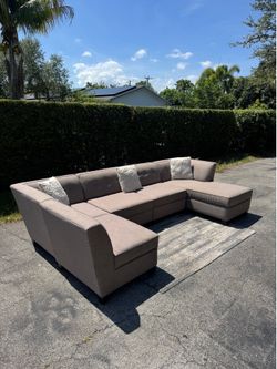 Large Gray 5 Piece Modular Sectional Sofa (Delivery Available)