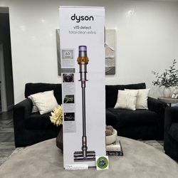 Dyson V15 Detect Total Clean Extra Vacuum With 10 Accessories 