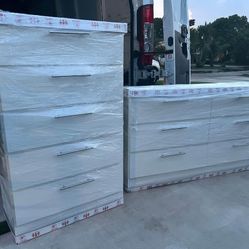 White ⚪️ Dresser And Chest. ⚪️ Comoda Blanco Y