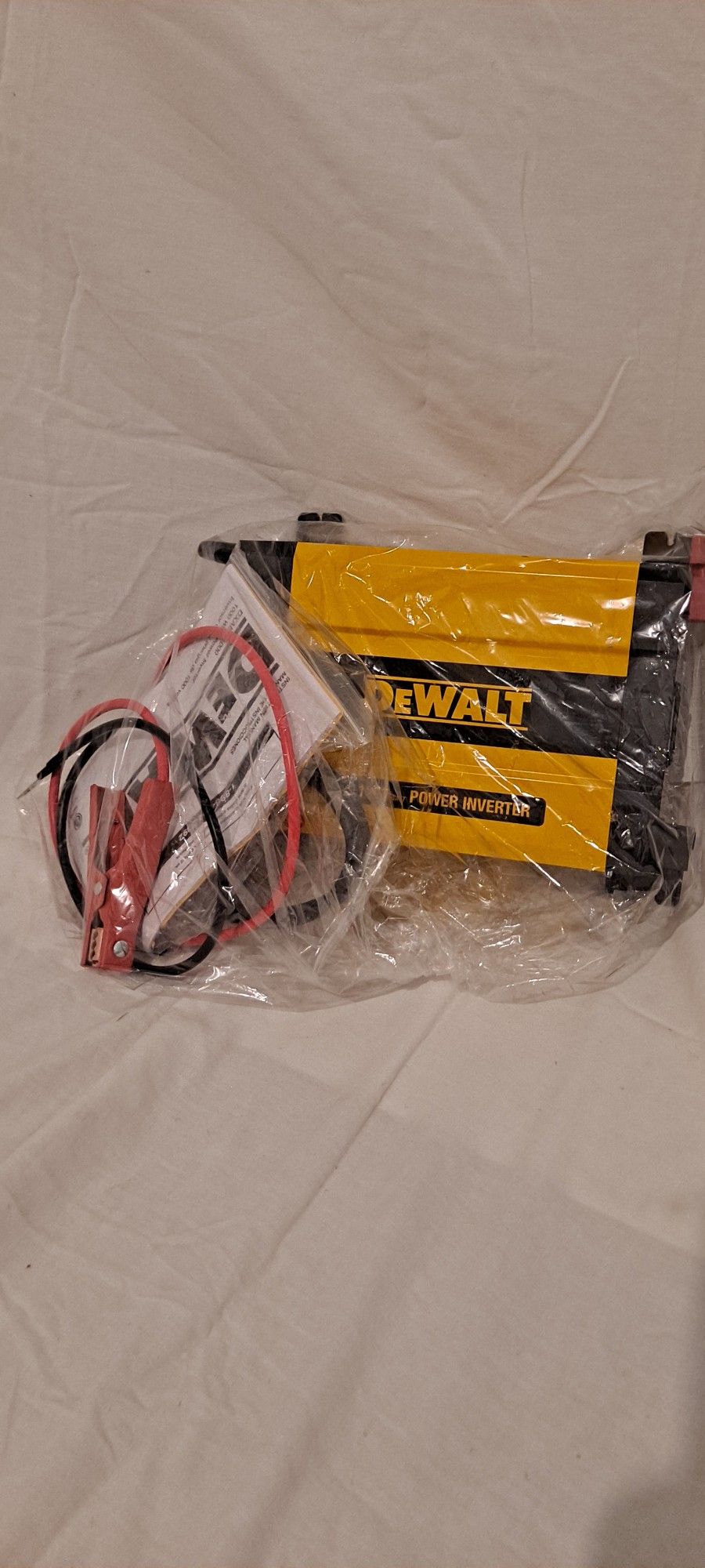 DEWALT DXAEPI1000 1000W Power Inverter