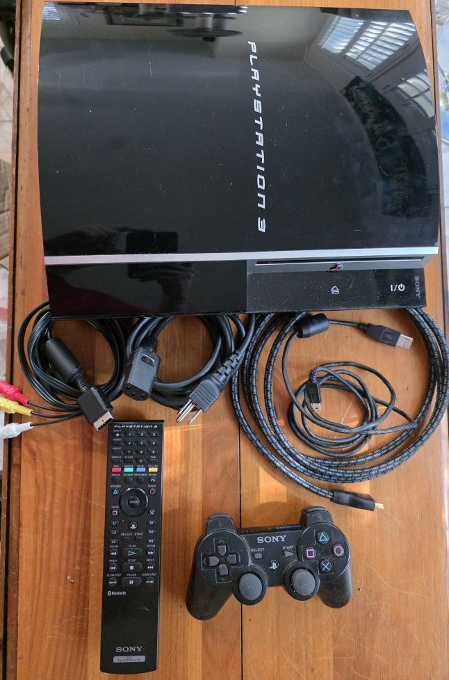 PlayStation 3 / PS3 Video Game Console w/ 1 Controller, All Cords