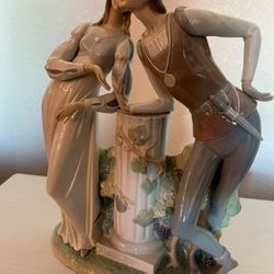Glossy finish; Iconic Shakespearean    #4750 Romeo Juliet  Height: 17.7" Width: 10" Year Issued: 1971 Year Retired: 2005 Sculptor