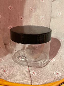 24 plastic jars with lids