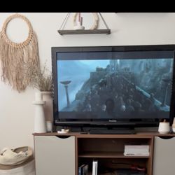 Entertainment center