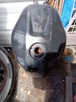2005 GSXR 1000 Tank