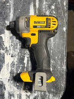 DEWALT 20V MAX Cordless 1/4 in. Impact Driver (Tool Only)