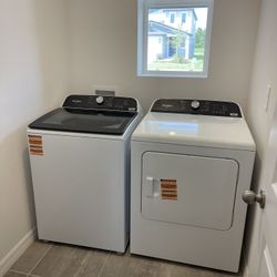 Whirlpool Washer + Dryer Set 