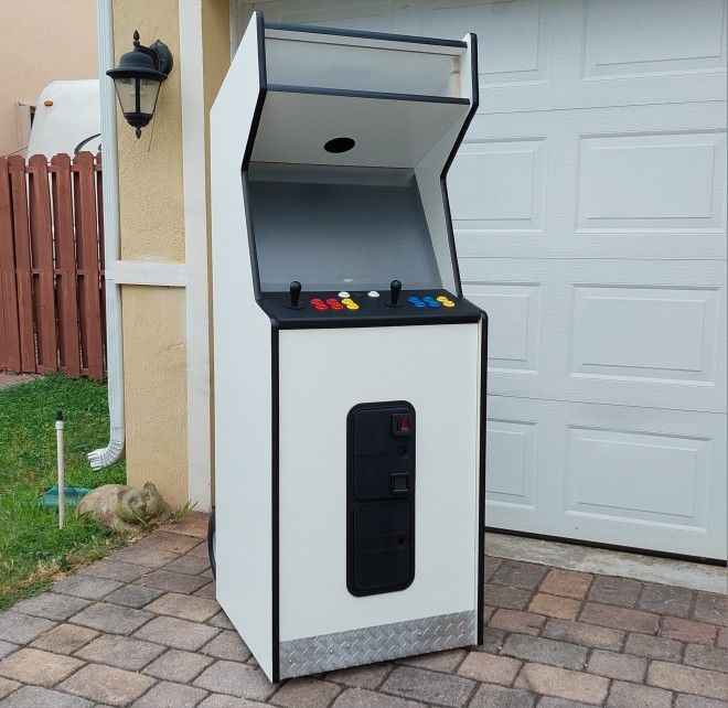 Classic arcade video game with 5000 Built In Games