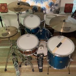 Nice Mapex Drum Set, Sabian Cymbals